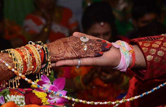 2021 का साल भी कई आयोजनों पर लगा रहा ग्रहण, 2020 की तरह इस साल भी टल रही कई शादियां