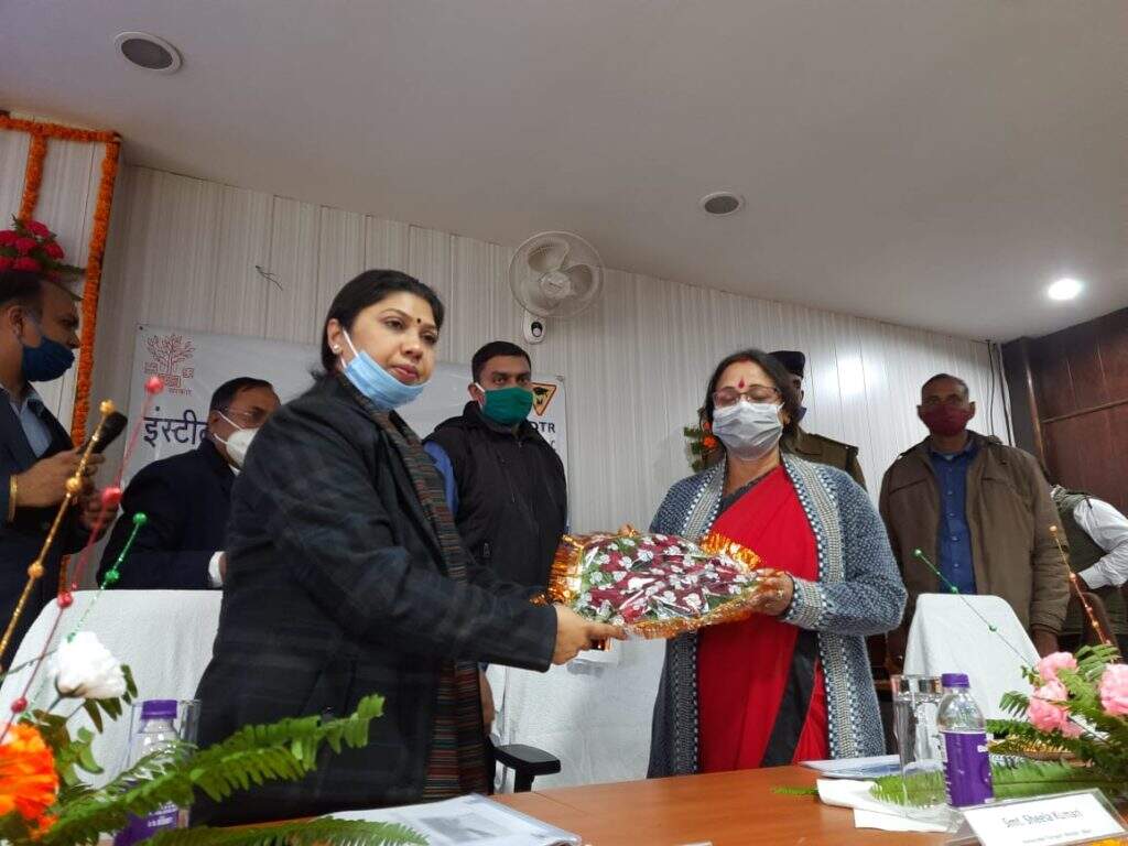 औरंगाबाद : परिवहन मंत्री शीला मंडल ने राज्य के पहले ड्राइविंग एंड ट्रेनिंग रिसर्च सेंटर का किया उद्घाटन