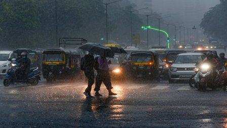 मौसम विभाग ने बिहार के 11 जिलों के लिए भारी बारिश का रेड अलर्ट किया जारी