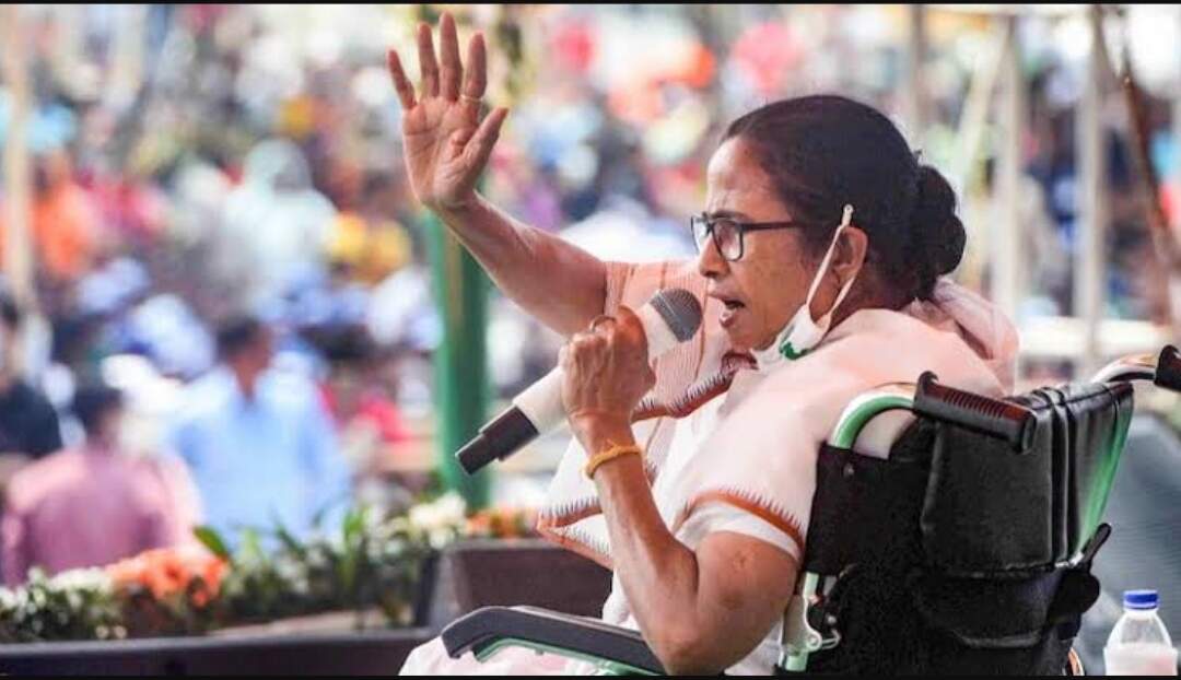 कोरोना के बढ़ते मामलों के बीच TMC करेगी छोटी चुनावी जनसभाएं
