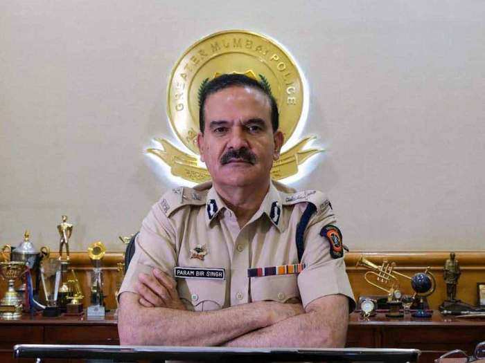 मुंबई के पूर्व पुलिस कमिश्नर परमबीर सिंह के खिलाफ रिश्वत लेने का मामला हुआ दर्ज