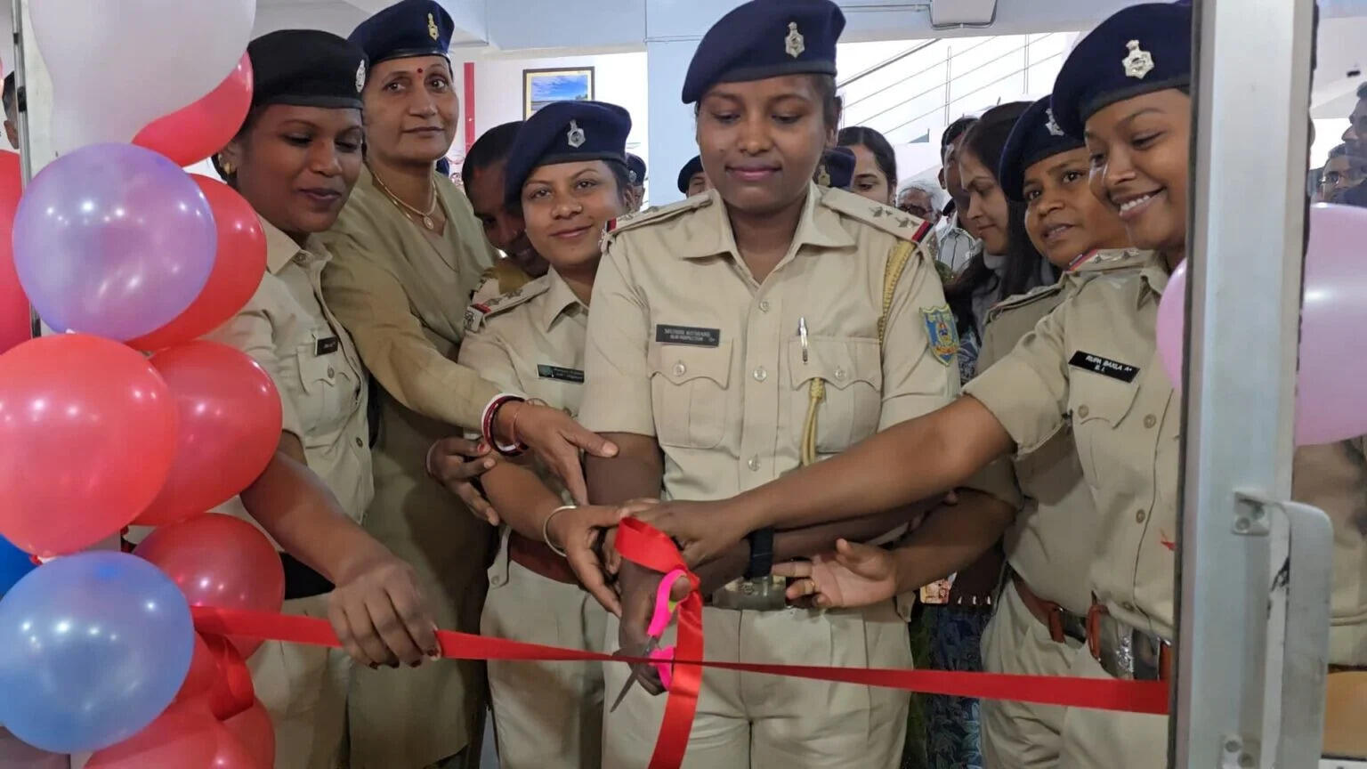 अंतर्राष्ट्रीय महिला दिवस पर पलामू पुलिस की अनोखी पहल, पुलिस अधीक्षक कार्यालय में बना ब्रेस्टफीडिंग रूम और किड जोन