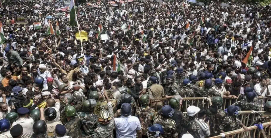 छात्रों के आंदोलन पर CPI(M) का सरकार पर तीखा हमला, मनोज चंद्रवंशी बोले- मांगें मानें, गिरफ्तार छात्रों को तुरंत रिहा करे सरकार