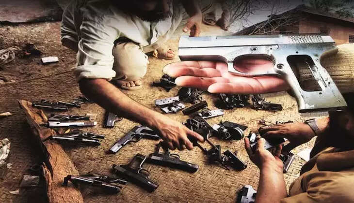 मुंगेर : रामपुर बस्ती में अवैध हथियार निर्माण इकाई का पर्दाफाश, तीन कारीगर गिरफ्तार