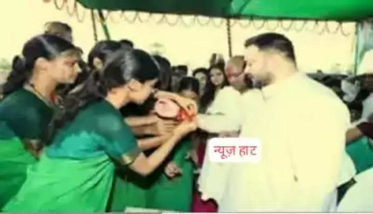 महिलाओं ने तेजस्वी यादव को बांधी राखी 