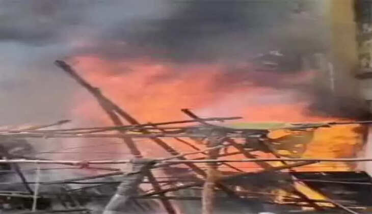 सरायकेला के कांड्रा में कपड़े की दुकान में लगी भीषण आ*ग, लाखों की संपत्ति जलकर खाक