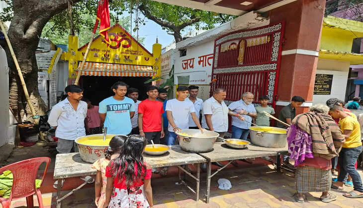 2500 भक्तों ने लिया श्री चैती दुर्गा मंदिर का प्रसाद, उमड़े श्रद्धालु, लगे जयकारे