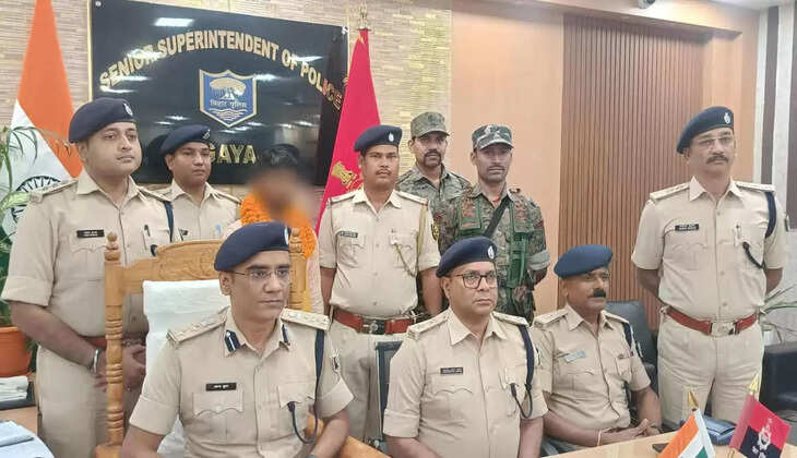 गया जी में 3 लाख के इनामी नक्सली कमांडर ने किया आत्मसमर्पण, 60 IED की दी जानकारी