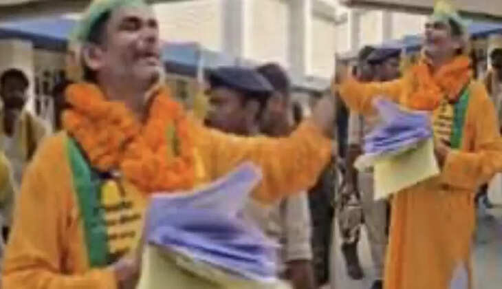 Bihar Election 2025: अपराधी या जननायक? हथकड़ी पहनकर नामांकन करने पहुंचे धर्मेंद्र क्रांतिकारी बने चुनावी चर्चा का केंद्र