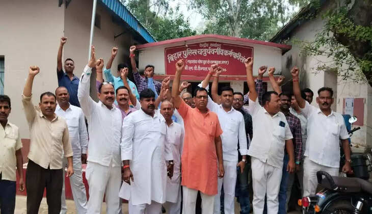 पटना में चतुर्थवर्गीय कर्मचारियों का फूटा गुस्सा, ट्रेड सिपाही व्यवस्था लागू करने की मांग को लेकर आंदोलन की चेतावनी