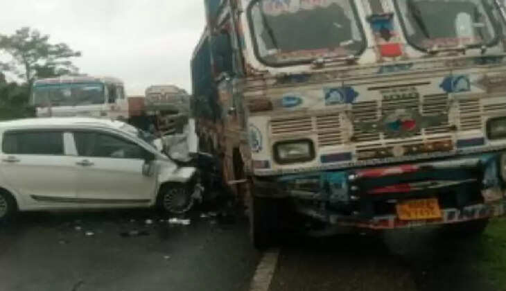 गिरिडीह : कार और ट्रक में भिड़ंत, एक ही परिवार के पांच लोग घायल, मासूम की हालत गंभीर 