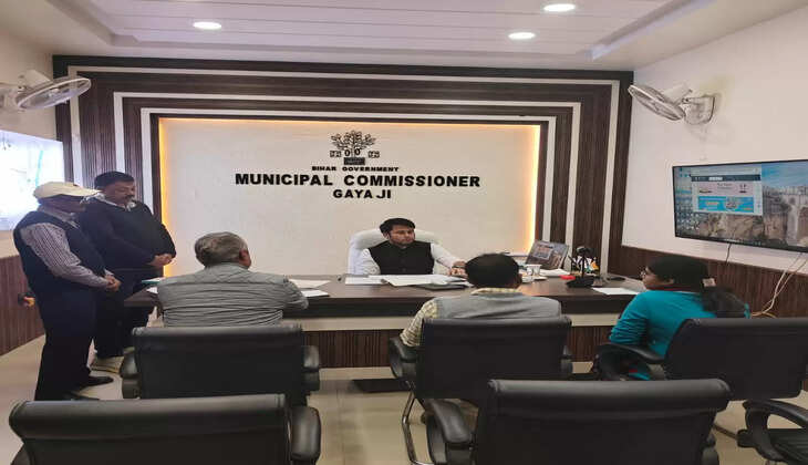 नगर निगम में OTS योजना से दो करोड़ की रिकॉर्ड वसूली, राजस्व बढ़ोतरी पर नगर आयुक्त ने कसा शिकंजा — हर वार्ड में टार्गेट आधारित अभियान का निर्देश