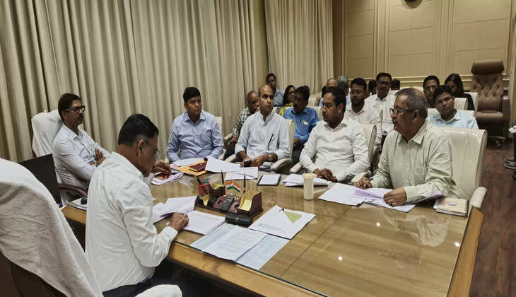 मास्टर प्लान के अनुरूप हो शहरों का विकास, शहर से सटे क्षेत्रों को भी जोड़ा जाये : सुदिव्य कुमार  