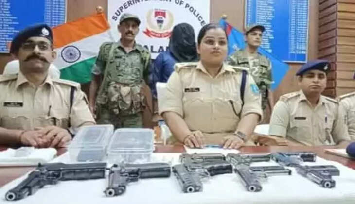 Palamu: यात्री बस से भारी मात्रा में बरामद हथियार मामले का खुलासा