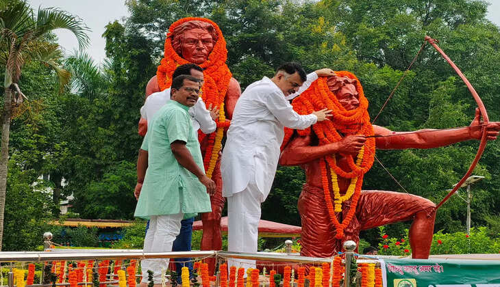 हूल क्रांति दिवस पर सिद्धू-कान्हू को श्रद्धांजलि, राजेश ठाकुर ने कहा – अन्याय के खिलाफ संघर्ष की प्रेरणा है हूल
