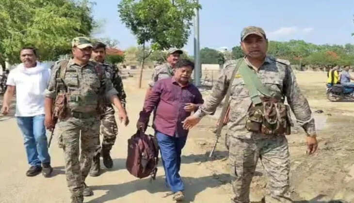 कोडरमा : रिश्वत लेते धराया राजस्व कर्मचारी, ACB ने किया गिरफ्तार 