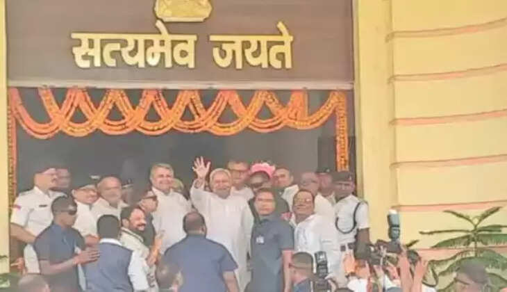 नीतीश कुमार 