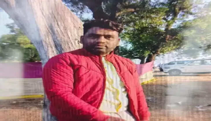 धनबाद : 19 वर्षीय युवती को लेकर फरार हुआ तीन बच्चों का बाप, विहिप और बजरंग दल ने जताया विरोध