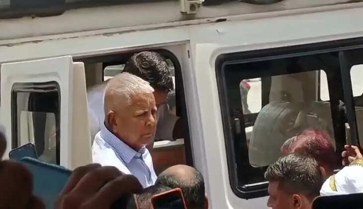 आरा पहुंचे लालू प्रसाद यादव