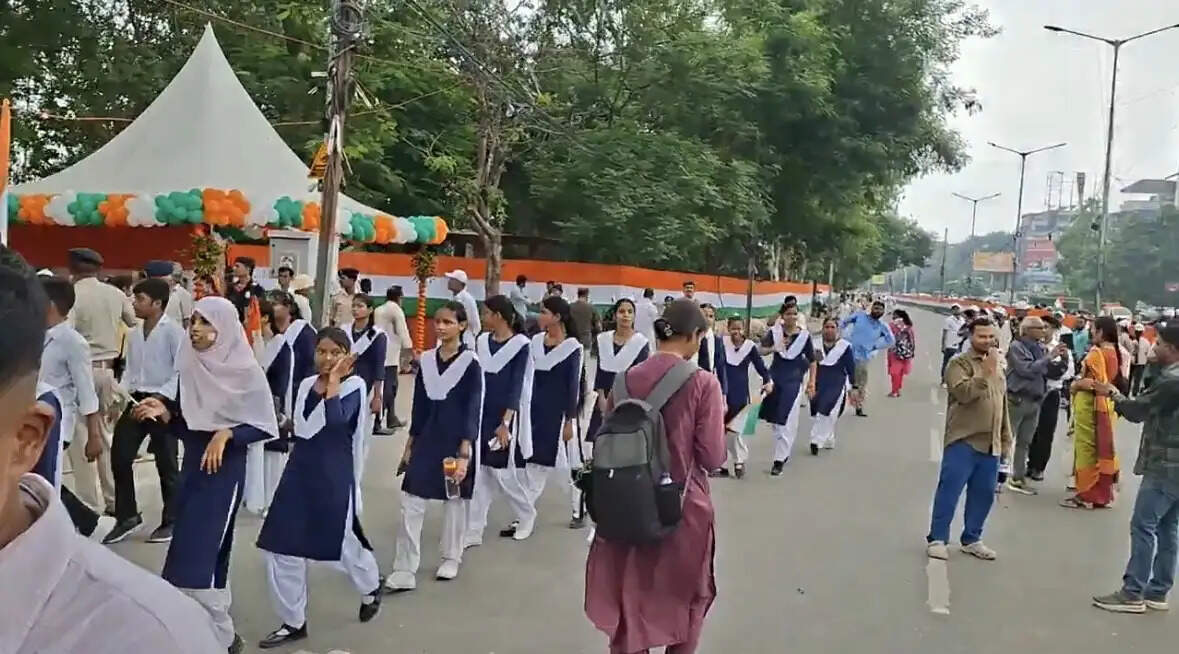 Cm