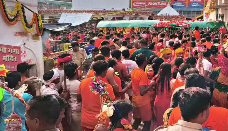 देवघर : चिलचिलाती धूप में भी बाबा धाम में कांवरियों की श्रद्धा का सैलाब, प्रशासन ने किए बेहतरीन इंतजाम