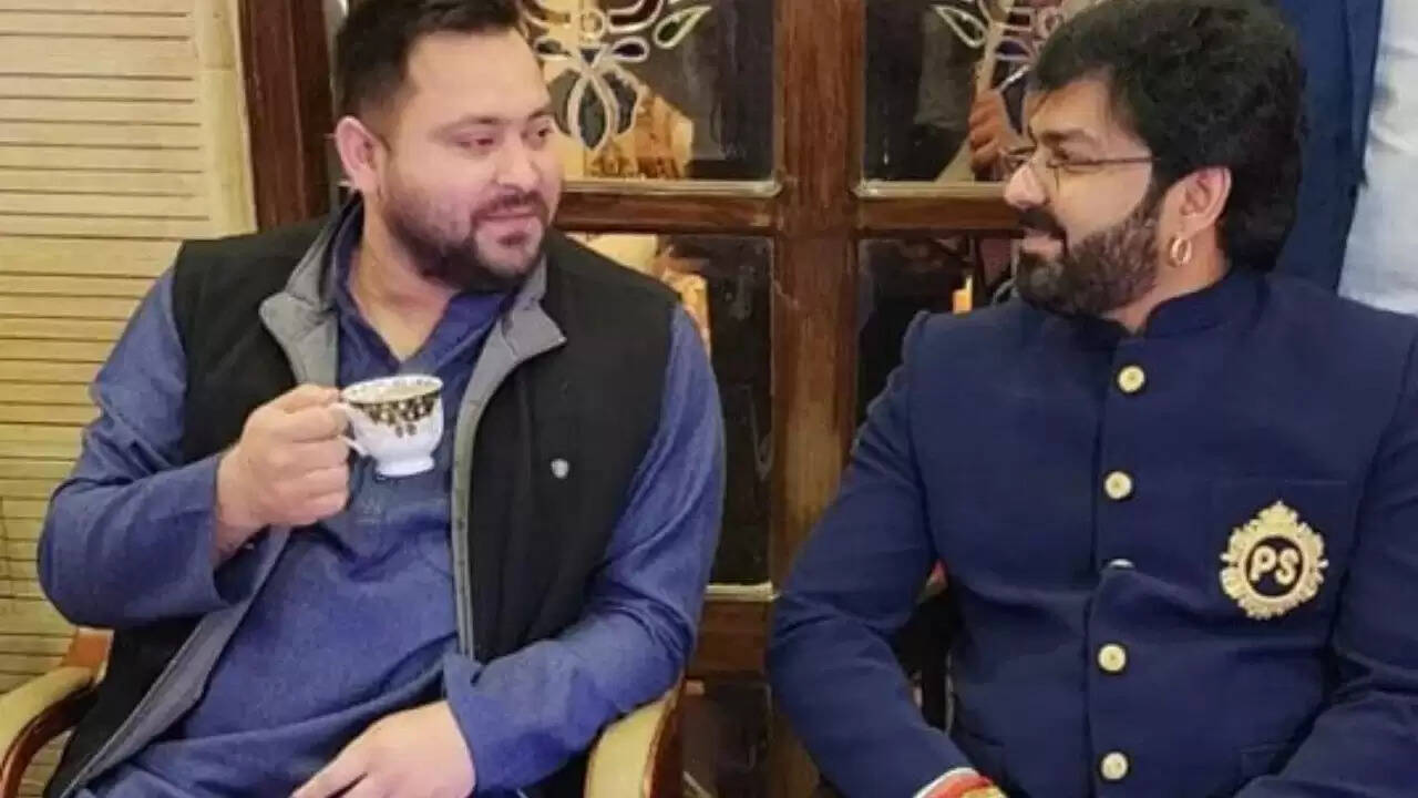 tejashwi yadav or pawan singh