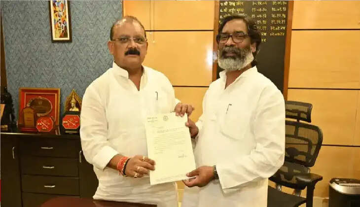 गढ़वा में पटाखा विस्फोट से पांच की मौत, पूर्व मंत्री मिथिलेश ठाकुर ने जताया शोक