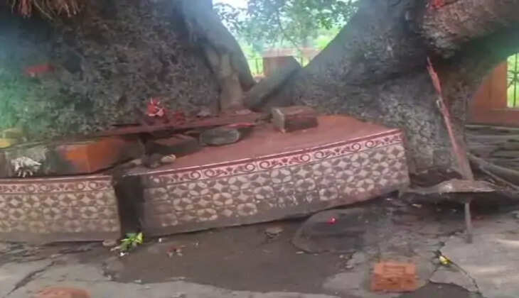 धनबाद : नवरात्र से पहले सौहार्द बिगाड़ने की कोशिश, असामाजिक तत्वों ने काली मंदिर में भगवान की प्रतिमाओं को खंडित किया