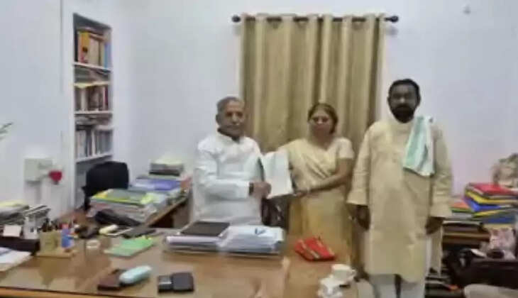 चुनाव से ठीक पहले आरजेडी को बड़ा झटका, दो विधायकों ने छोड़ी पार्टी- अब थामेंगे भाजपा का दामन