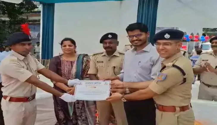 धनबाद : ग्रामीण पुलिस को मिले 231 नए चौकीदार, पासिंग आउट परेड में दिखाया अनुशासन का परिचय