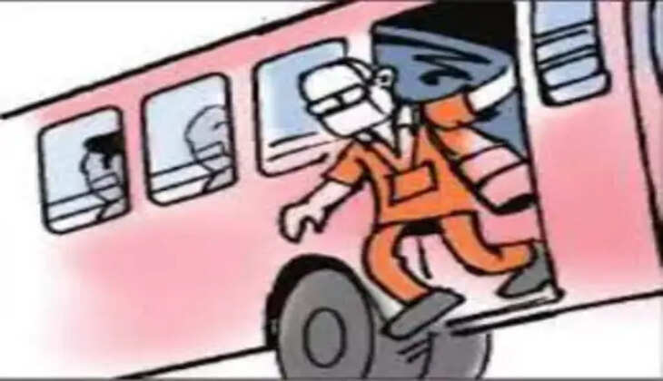 कोलकाता से रांची आ रही बस में, तीन सब्जी व्यापारियों के साथ लूटपाट 