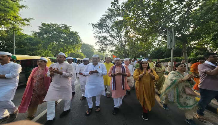 पंठरपूर वारी भगवान विट्ठल की शोभायात्रा के दिल्ली में संकेतिक आयोजन में भाजपा नेता हुये सम्मलित 