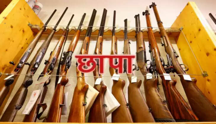 जमशेदपुर : बिना लाइसेंस बंदूक मरम्मत की दुकान का भंडाफोड़, बड़ी मात्रा में एयर गन जब्त
