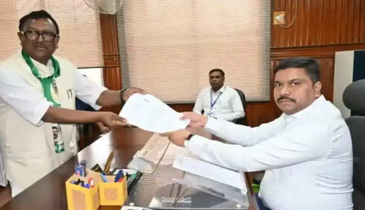 Dumka : झामुमो प्रत्याशी नलिन सोरेन ने दुमका लोकसभा सीट से किया नामांकन, बसंत और  बादल रहे मौजूद  