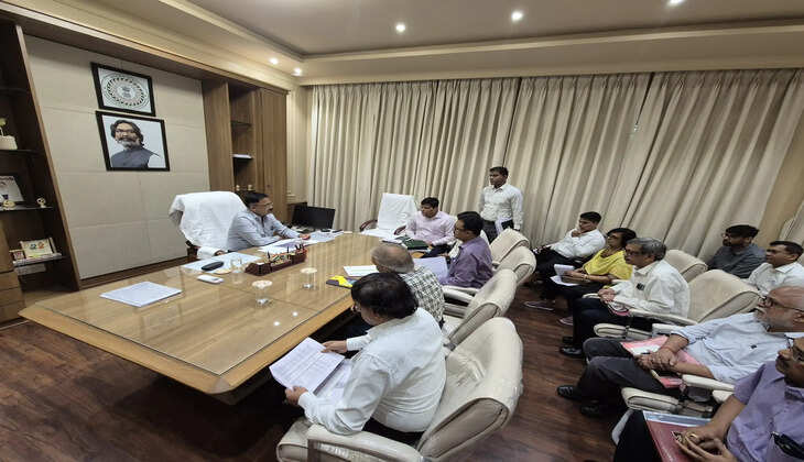 शहरी विकास कार्यों की रफ्तार बढ़ाने को लेकर मंत्री सुदिव्य कुमार ने JUIDCO के अधिकारियों संग की समीक्षा बैठक