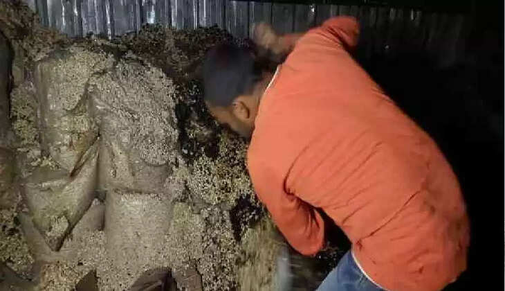 धनबाद : काजू पैकेजिंग फैक्ट्री में लगी आग, दो से तीन करोड़ के काजू जलकर ख़ाक 