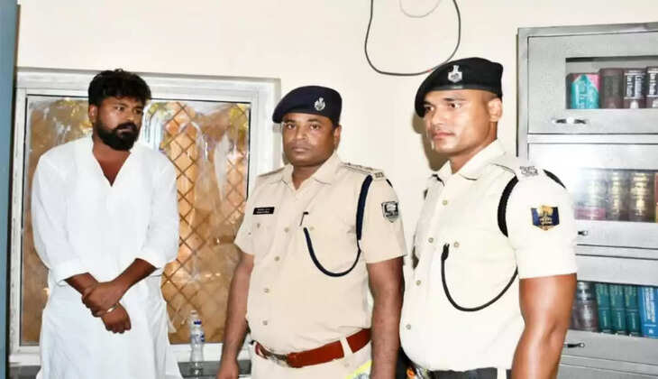 बेतिया में पैरवी के नाम पर वसूली कर रहे भीम आर्मी नेता दीपक राम गिरफ्तार, एसपी ने रंगे हाथ पकड़ा 