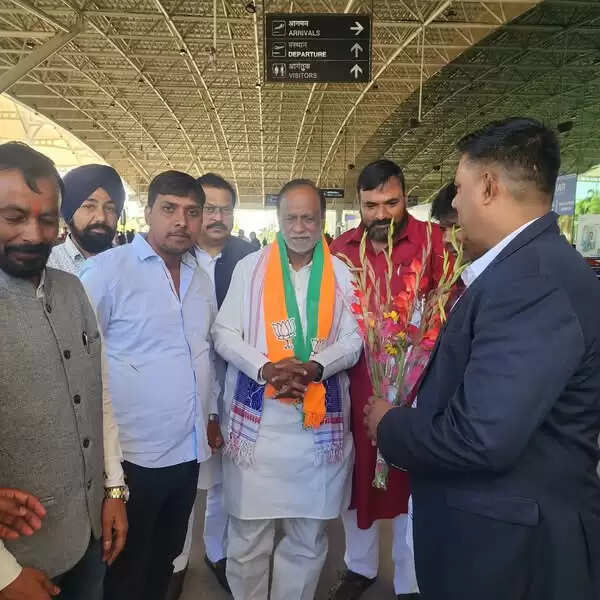 रांची पहुंचे भाजपा ओबीसी मोर्चा के राष्ट्रीय अध्यक्ष डॉ. के लक्ष्मण, कार्यकर्ताओं ने किया भव्य स्वागत