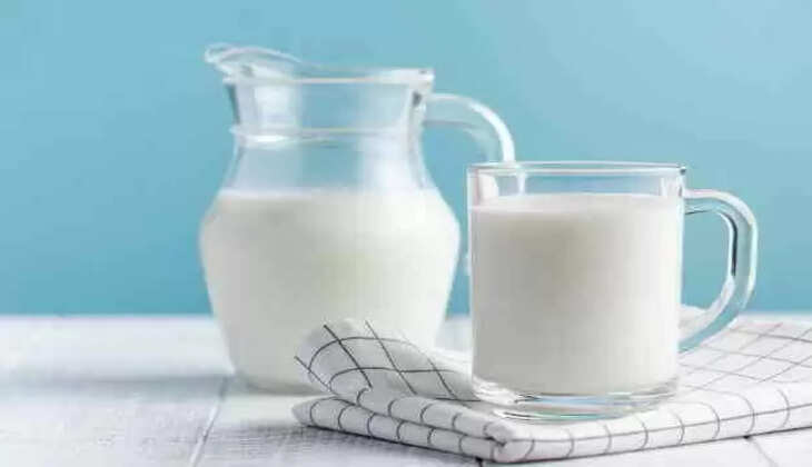 WHY MILK COLOUR IS WHITE 