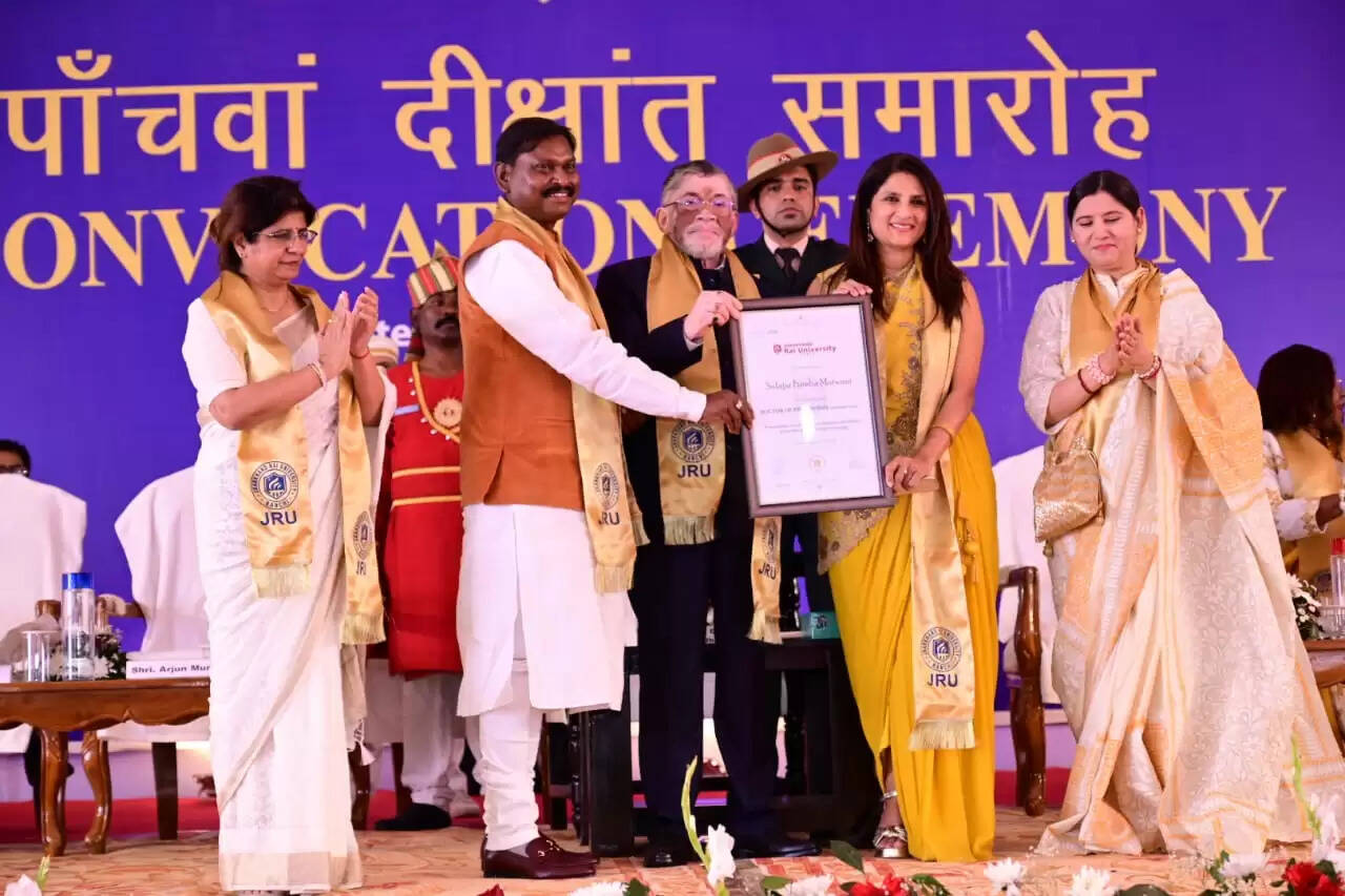 झारखंड राय विश्वविद्यालय के 5वें दीक्षांत समारोह में सम्मिलित हुये राज्यपाल, विद्यार्थियों को उज्ज्वल भविष्य की कामना की 