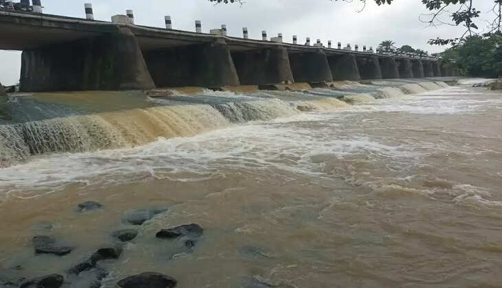 भारी बारिश की वजह से जामताड़ा-देवघर को जोड़ने वाला मुख्य पुल क्षतिग्रस्त, सैकड़ों गांवों का संपर्क टूटा