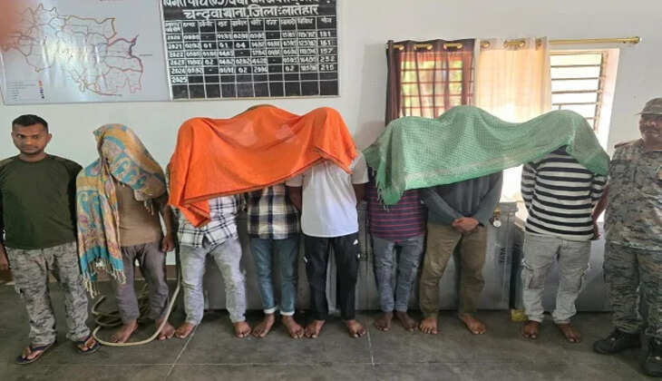 चंदवा पुलिस की बड़ी कार्रवाई, गैंगस्टर राहुल सिंह के 7 शागिर्द हथियारों के साथ गिरफ्तार, लूट और रंगदारी की थी तैयारी