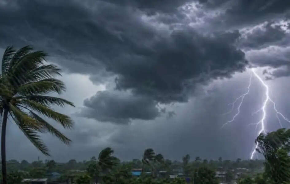 बिहार में फिर बिगड़ेगा मौसम का मिजाज! 10 जिलों में भारी बारिश का अलर्ट, कई इलाकों में वज्रपात और तेज हवाओं की चेतावनी