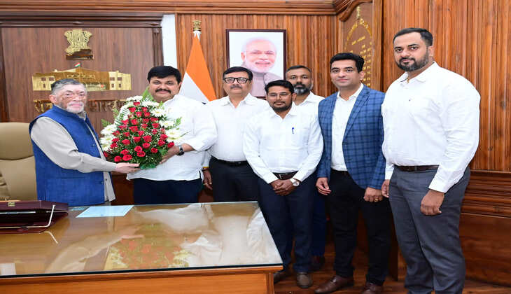 बैंक अधिकारियों के प्रतिनिधिमंडल ने राज्यपाल से की मुलाक़ात 