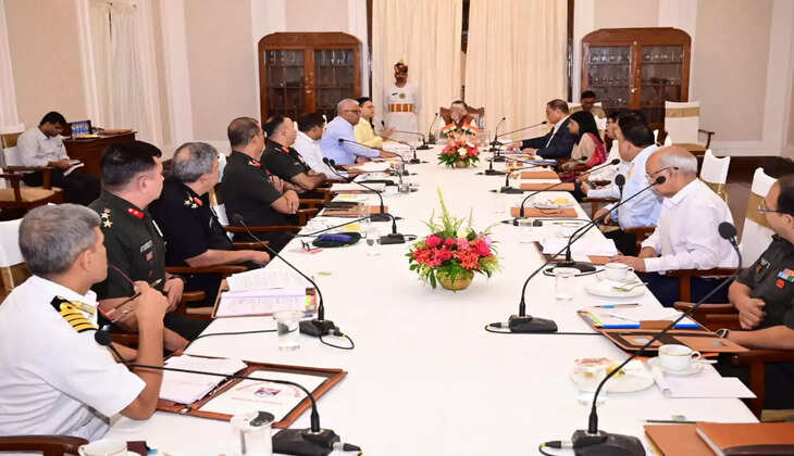 सैनिक कल्याण निदेशालय की बैठक में राज्यपाल गंगवार ने सैनिकों के हितों पर दिया जोर, भूतपूर्व सैनिकों के लिए रोजगार और प्रोत्साहन पर चर्चा