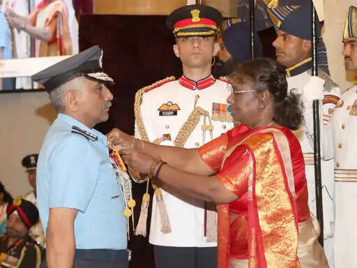 नॉर्दन आर्मी कमांड की कमान प्रतीक शर्मा को
