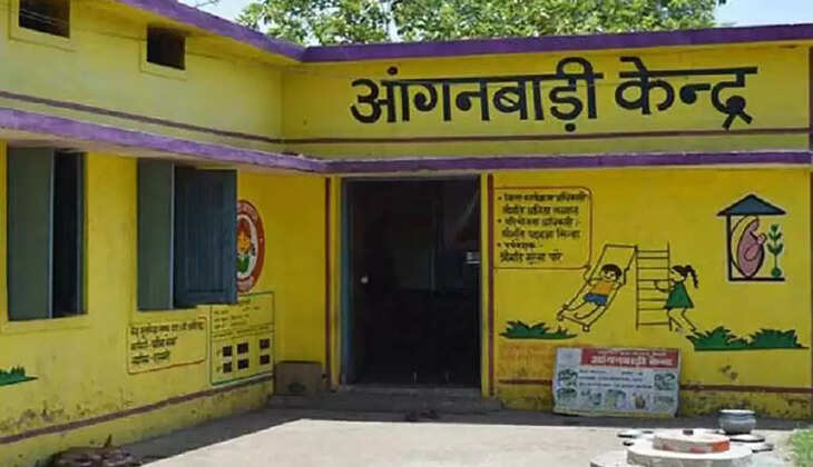 राज्य में आंगनबाड़ी सेविकाओं की अनिश्चितकालीन हड़ताल, केंद्रों पर लगे ताले 