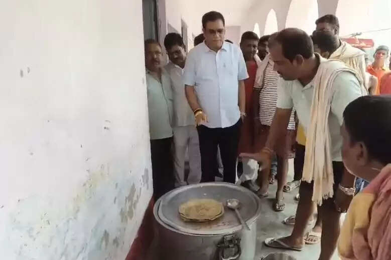 बाढ़ प्रभावित इलाकों का किया दौरा