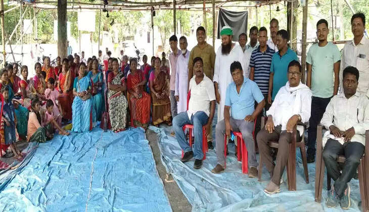 पाकुड़ : WBPDCL प्रबंधन से वार्ता की मांग पर अड़े ग्रामीण, पंचुवाड़ा माइंस से रैक तक ढुलाई लगातार दूसरे दिन ठप