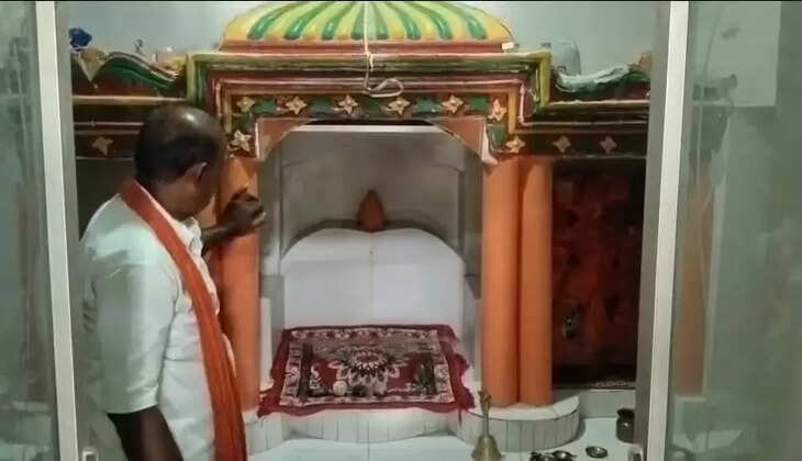 गोपालगंज : भटवलिया गांव के ऐतिहासिक राम-जानकी मंदिर से अष्टधातु की मूर्तियां चोरी, ग्रामीणों में आक्रोश